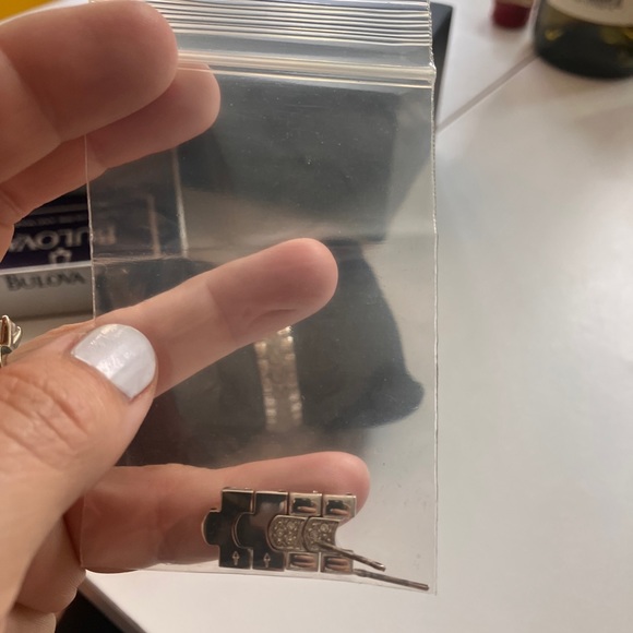 Women’s Bulova Diamond watch with Mother of Pearl dial - Picture 8 of 8